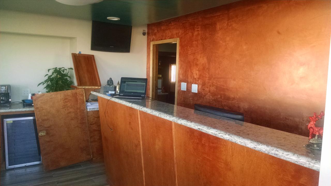 La Hacienda Inn Artesia Εξωτερικό φωτογραφία