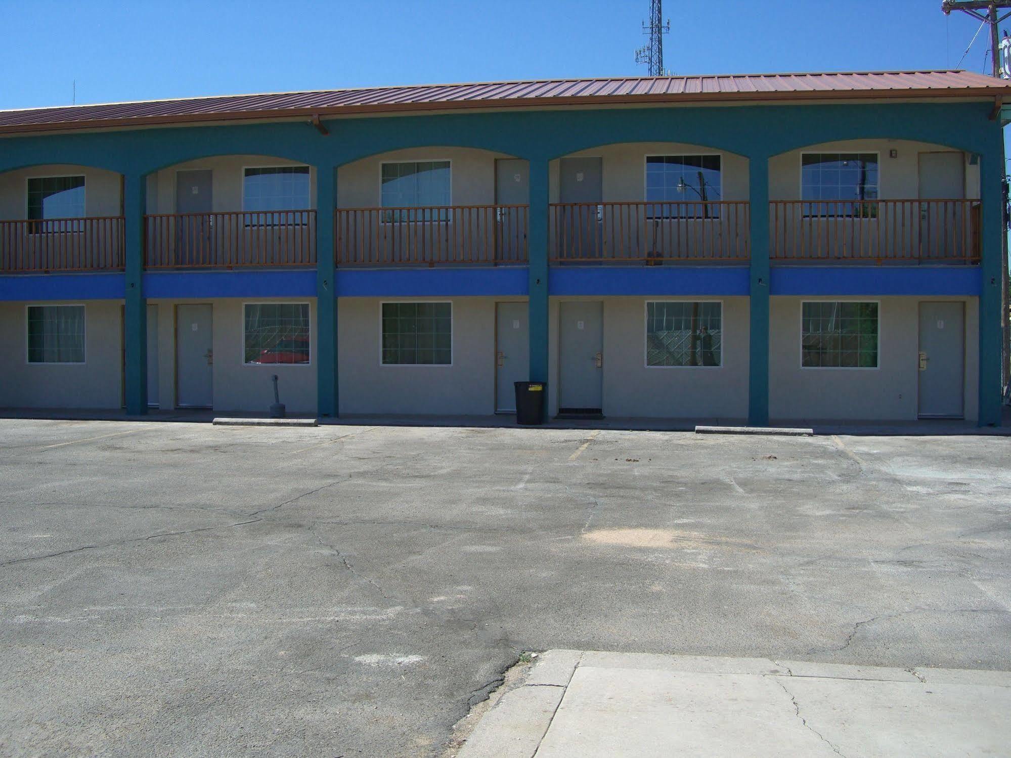 La Hacienda Inn Artesia Εξωτερικό φωτογραφία